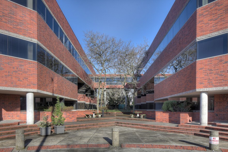 More Photos Of 8000 NE Parkway Dr, Vancouver Office For Lease