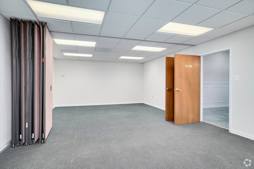 More Photos Of 8802 Sudley Rd, Manassas Medical For Lease