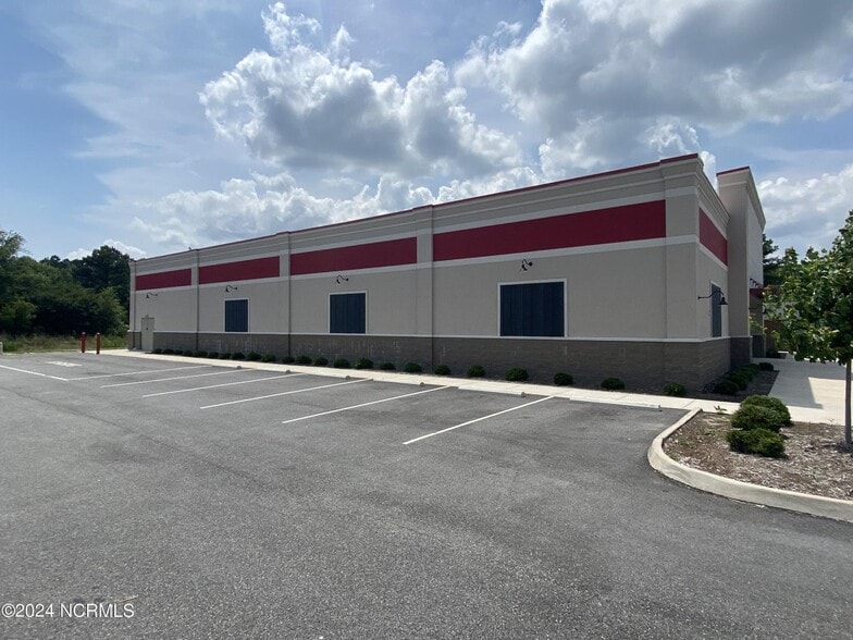 More Photos Of 100 Gardner Farm Ln, Currituck Storefront For Sale