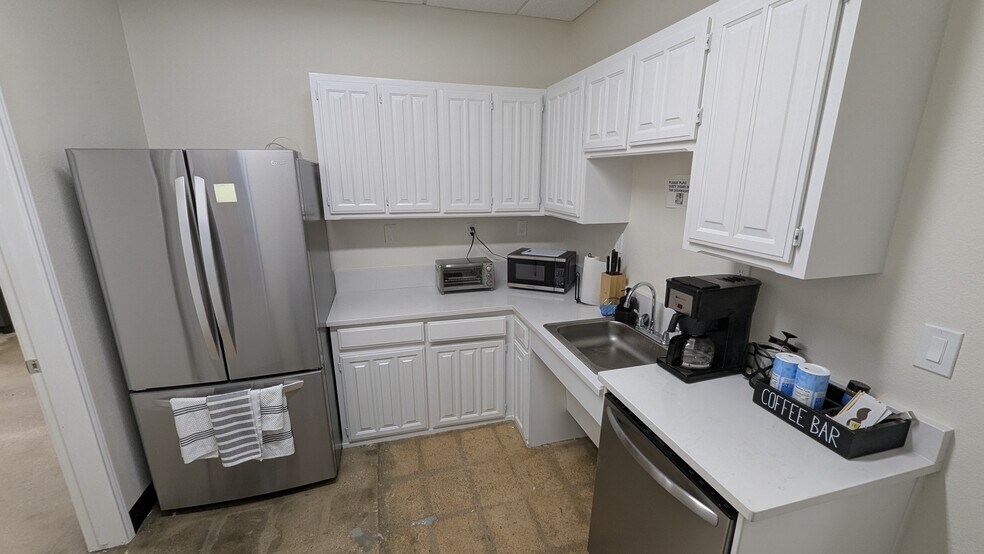 More Photos Of 315 Harwood Rd, Bedford Loft Creative Space For Lease