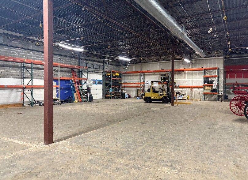 More Photos Of 19003 S Beavercreek Rd, Oregon City General Retail For Lease