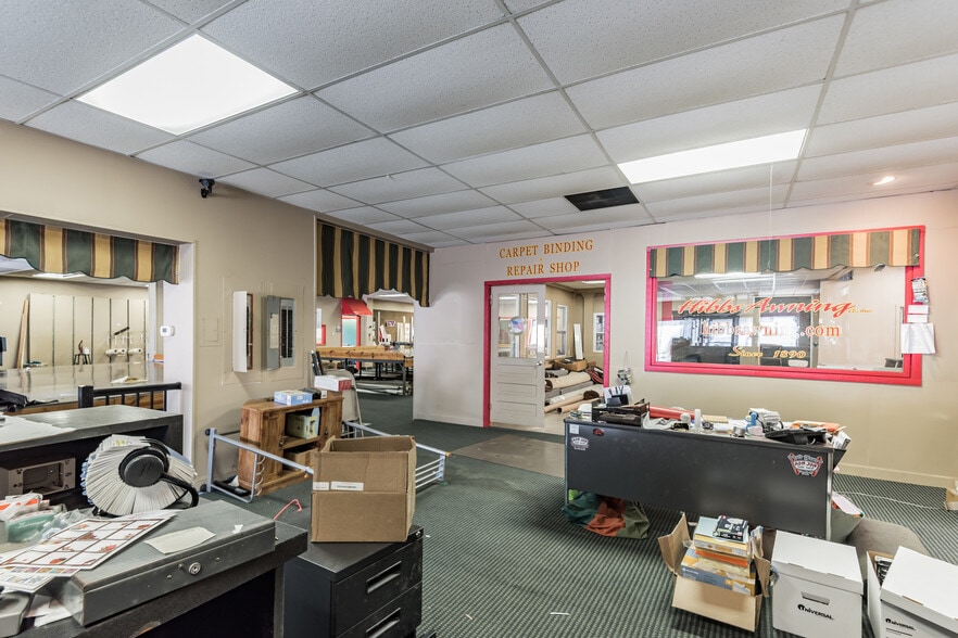 More Photos Of 65 E Fayette St, Uniontown Showroom For Sale