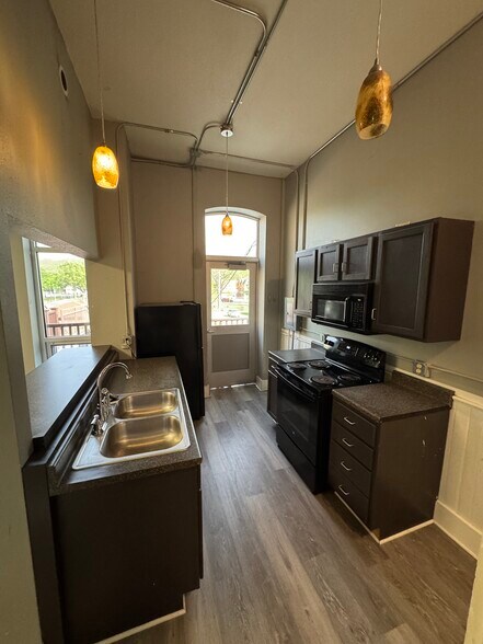 More Photos Of 327 N Riverfront Dr, Mankato Storefront Retail Residential For Sale