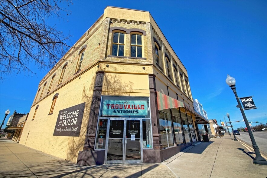 Primary Photo Of 401 N Main St, Taylor Storefront Retail Office For Sale