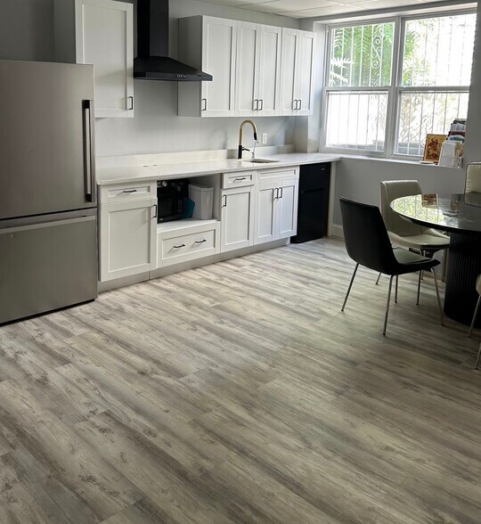 More Photos Of 6702 Bergenline Ave, West New York Storefront Retail Office For Sale