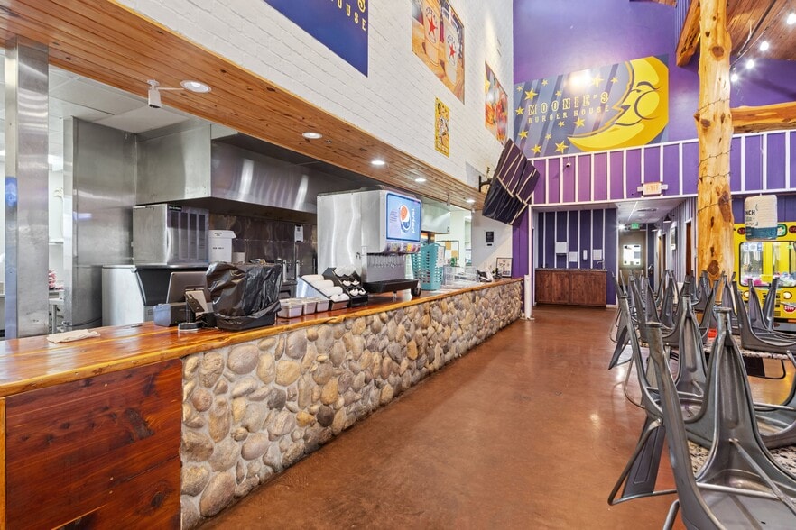 More Photos Of 2411 N US Highway 281, Marble Falls Restaurant For Sale