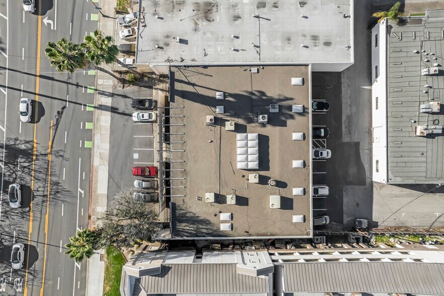 More Photos Of 1376 N 4th St, San Jose Light Distribution For Sale