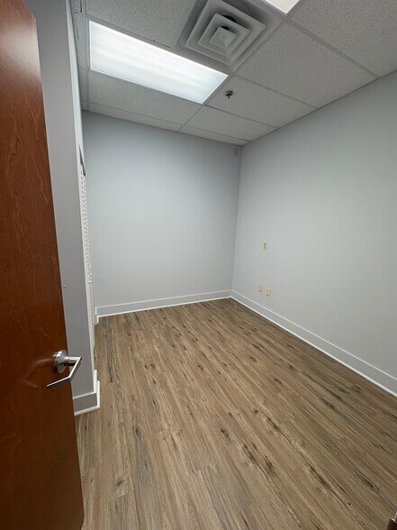 More Photos Of 913 Ridgebrook Rd, Sparks Medical For Sale