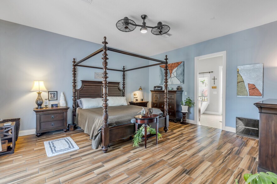 More Photos Of 136 Julia St, New Smyrna Beach Flex For Sale