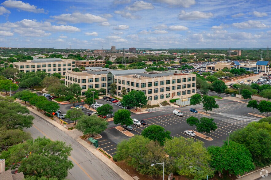 More Photos Of 4511 Horizon Hill Blvd, San Antonio Unknown For Lease
