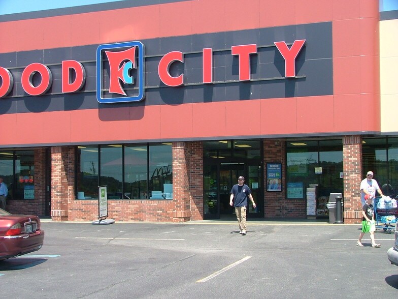 More Photos Of 10161 Dayton Pike, Soddy Daisy Supermarket For Lease