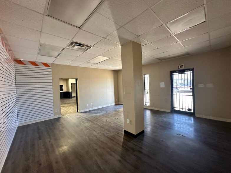 More Photos Of 5012 David Strickland Rd, Fort Worth Warehouse For Lease