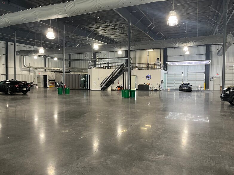 More Photos Of 18413 Intercontinental Crossing Dr, Houston Warehouse For Sale