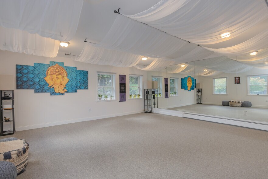 More Photos Of 189 S Pearl St, Pearl River Medical For Sale