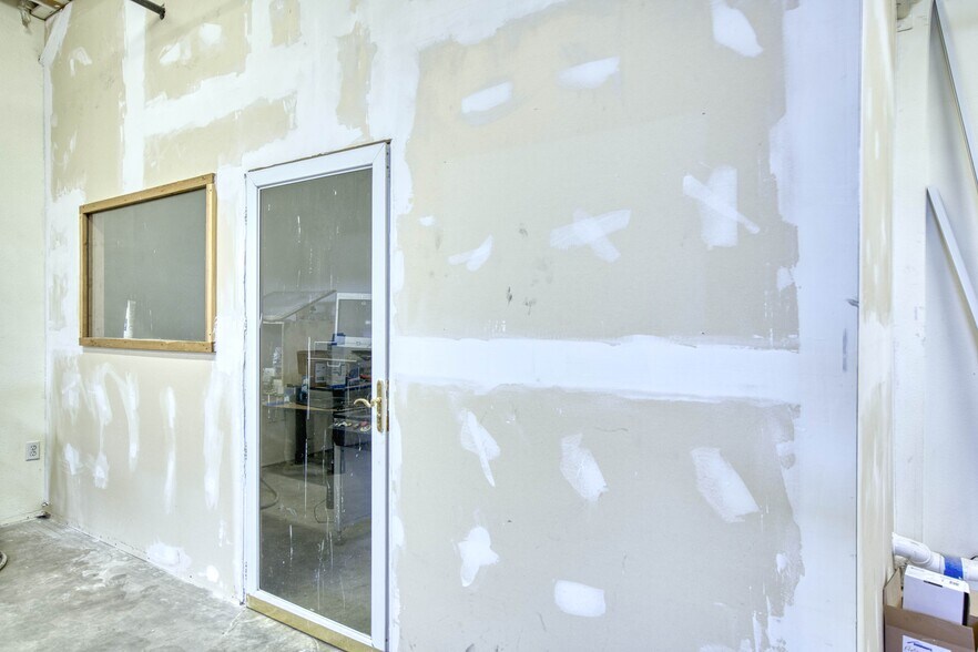 More Photos Of 4571 N Broadway St, Boulder Warehouse For Sale