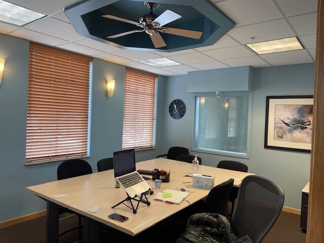 More Photos Of 10091 Dogwood St NW, Coon Rapids Office For Sale