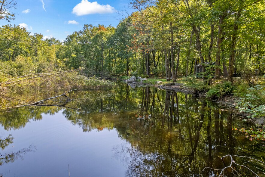 More Photos Of 41 Hobbs Rd, West Newfield Specialty For Sale