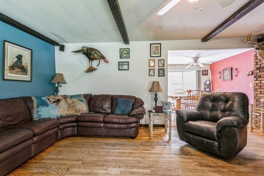 More Photos Of 109-111 N Cross Rd, Lagrangeville Veterinarian Kennel For Sale