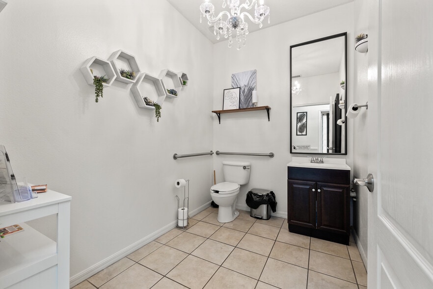 More Photos Of 10941-10943 Countryway Blvd, Tampa Office For Sale