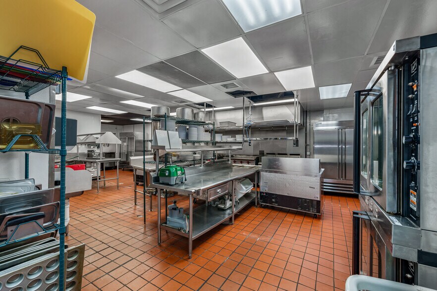 More Photos Of 1106 Gault Ave S, Fort Payne Fast Food For Lease