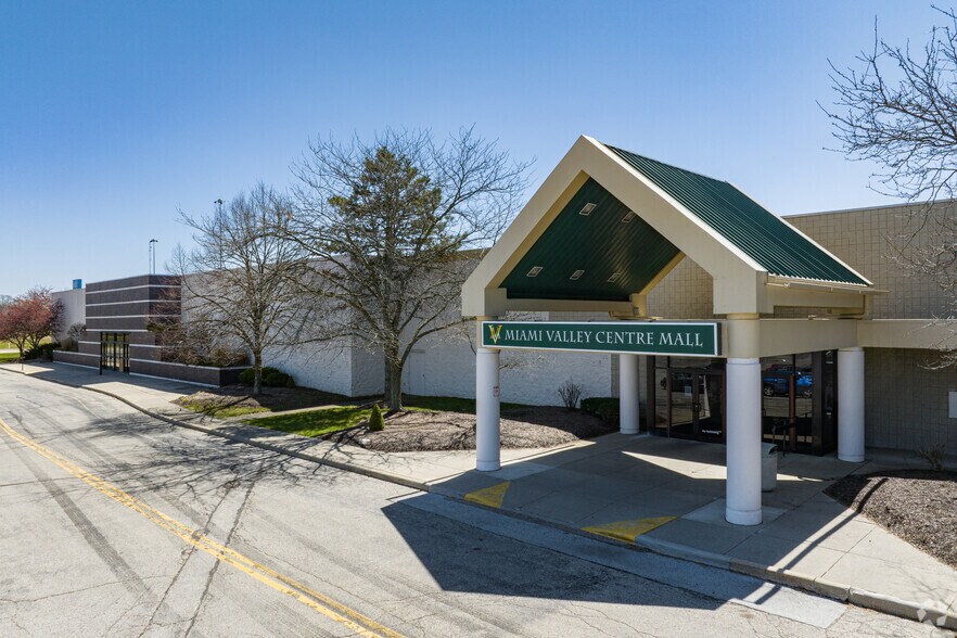 More Photos Of 987-999 E Ash St, Piqua Unknown For Lease