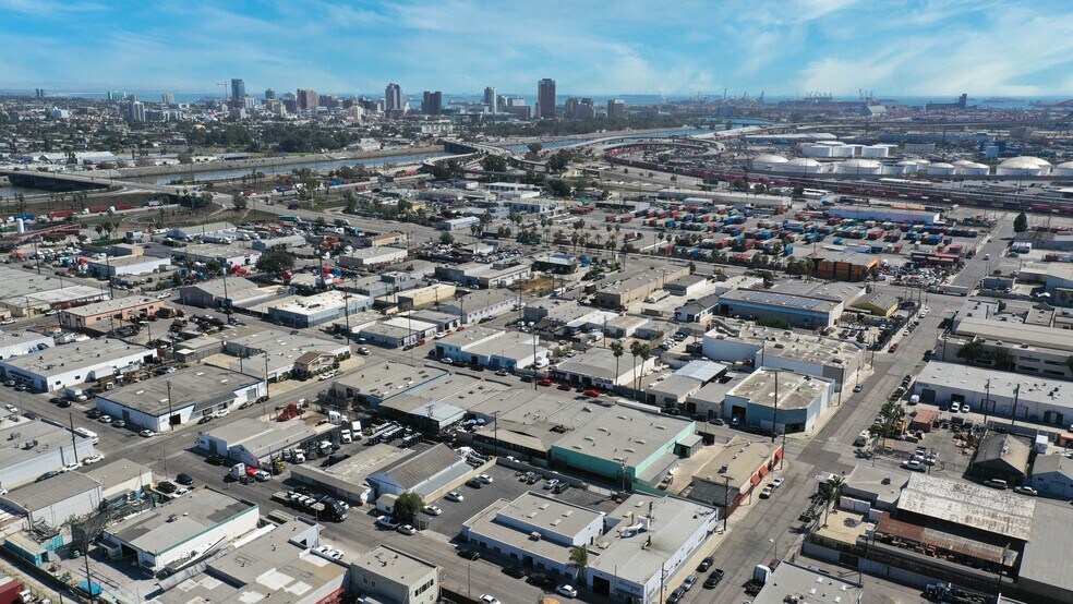 More Photos Of 1501 W 14th St, Long Beach Warehouse For Lease