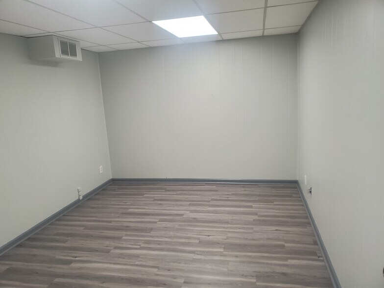 More Photos Of 6117 N College Ave, Indianapolis Medical For Lease