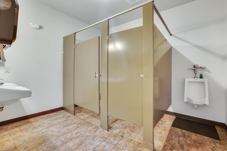 More Photos Of 2200 US Highway 441 SE, Okeechobee Hotel For Sale