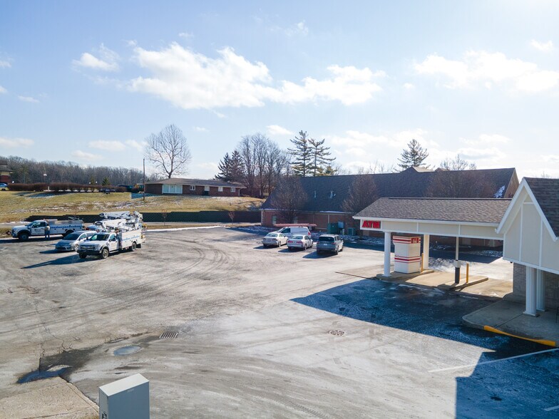 More Photos Of 2306 S Memorial Dr, New Castle General Retail For Lease
