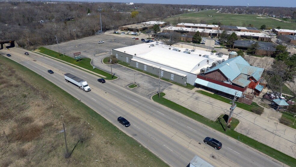 More Photos Of 243 W Roosevelt Rd, West Chicago Bowling Alley For Lease