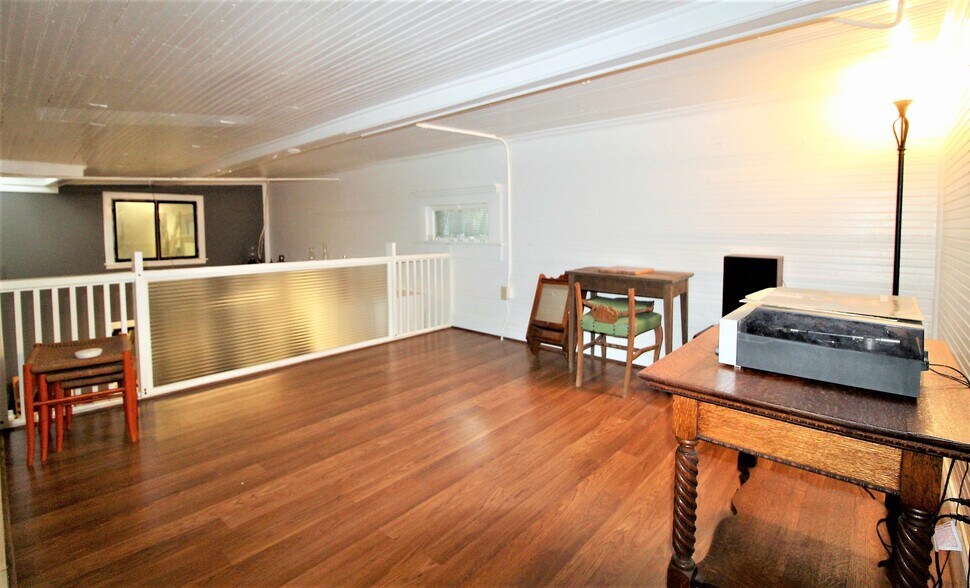 More Photos Of 304 S Cherokee Rd, Social Circle Flex For Sale