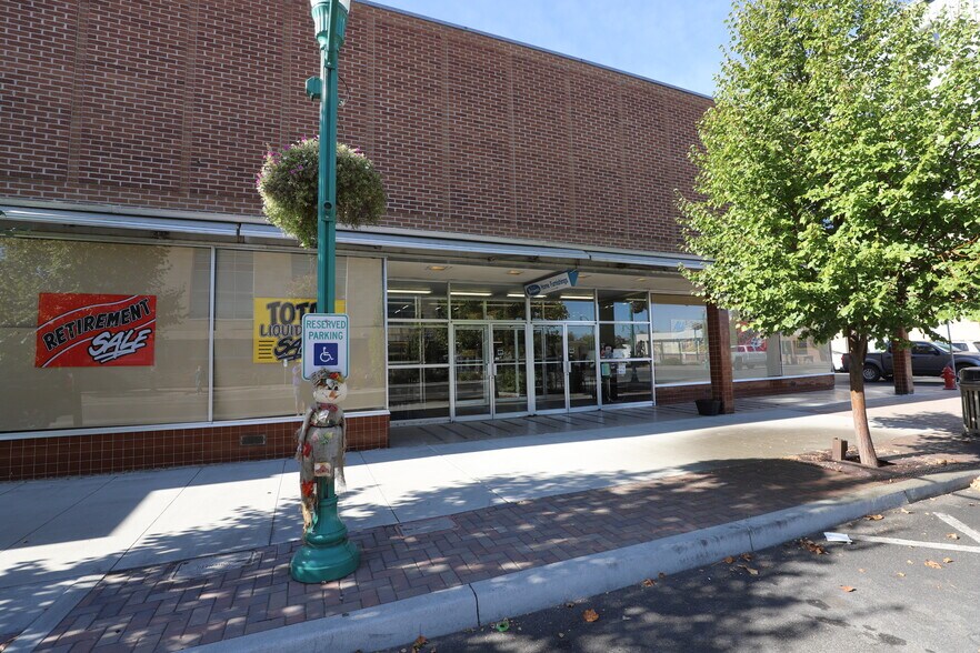 More Photos Of 202 Main Ave S, Twin Falls Coworking Space