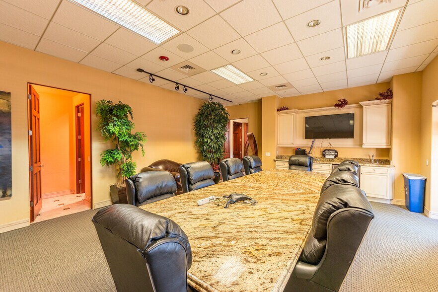 More Photos Of 8040 Southpark Ln, Littleton Office For Lease