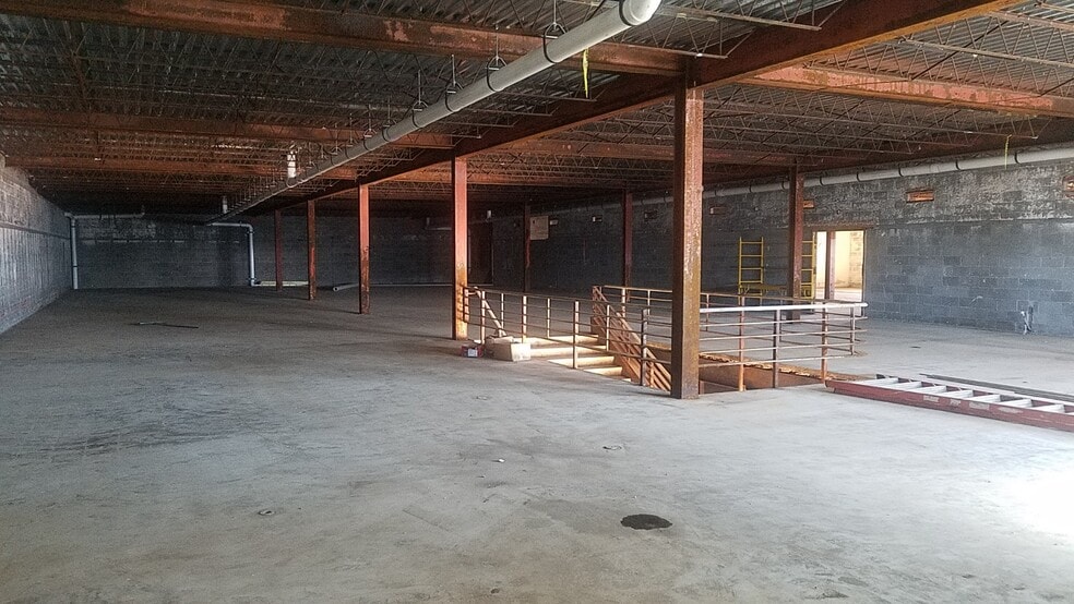 More Photos Of 502-514 6th St N, Texas City General Retail For Sale