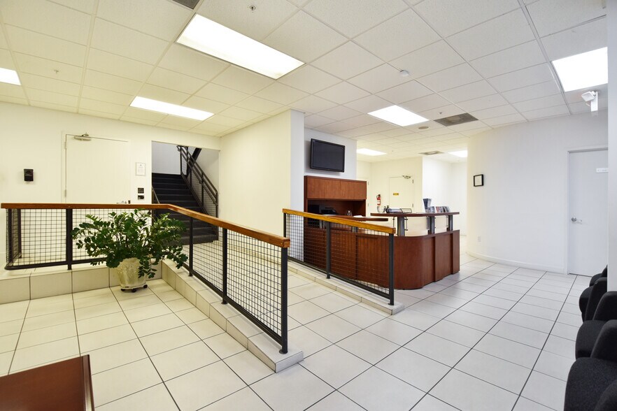 More Photos Of 3301-3389 NW 97th Ave, Miami Warehouse For Lease
