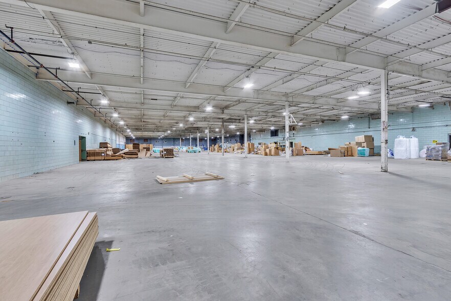 More Photos Of 11200 Dunbarton Blvd, Barnwell Manufacturing For Lease