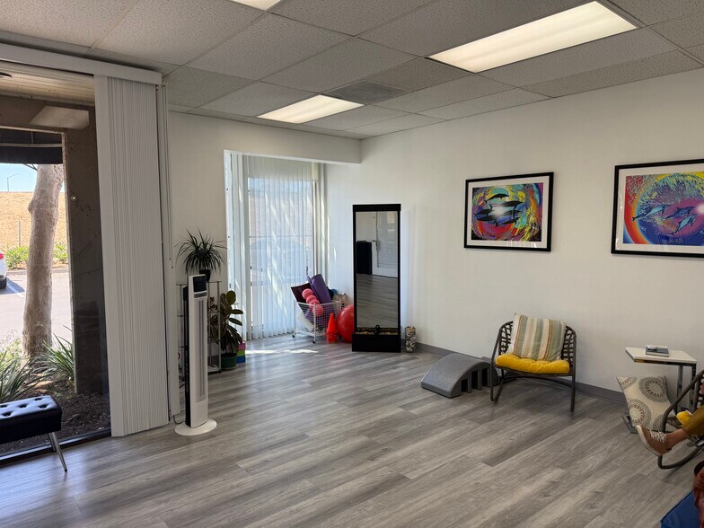 More Photos Of 151 Kalmus Dr, Costa Mesa Light Manufacturing For Lease