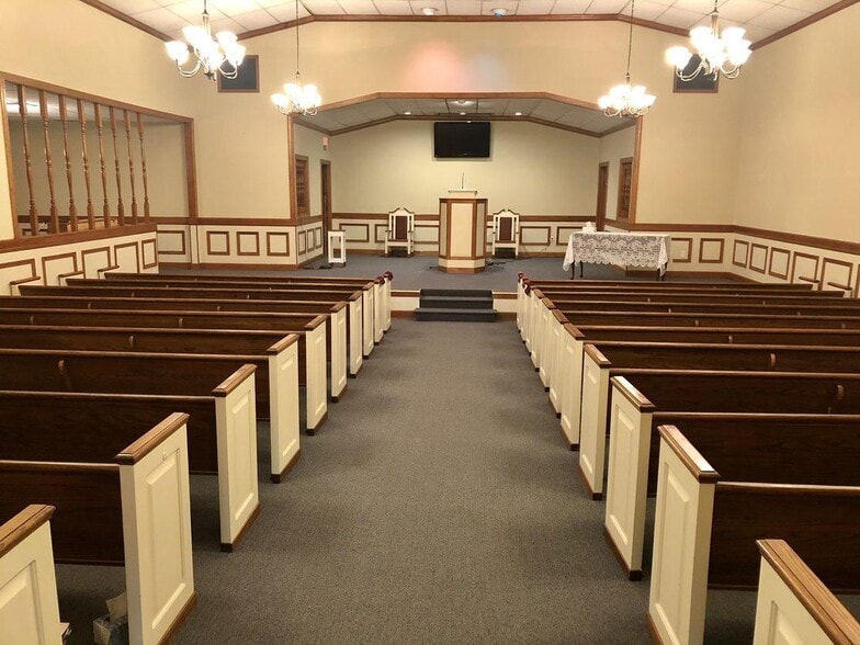 More Photos Of 123 Watson Dr, Dallas Funeral Home For Sale