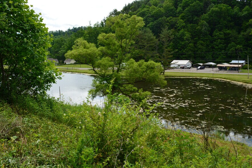 More Photos Of 6421 Highway 91 N, Laurel Bloomery Warehouse For Lease