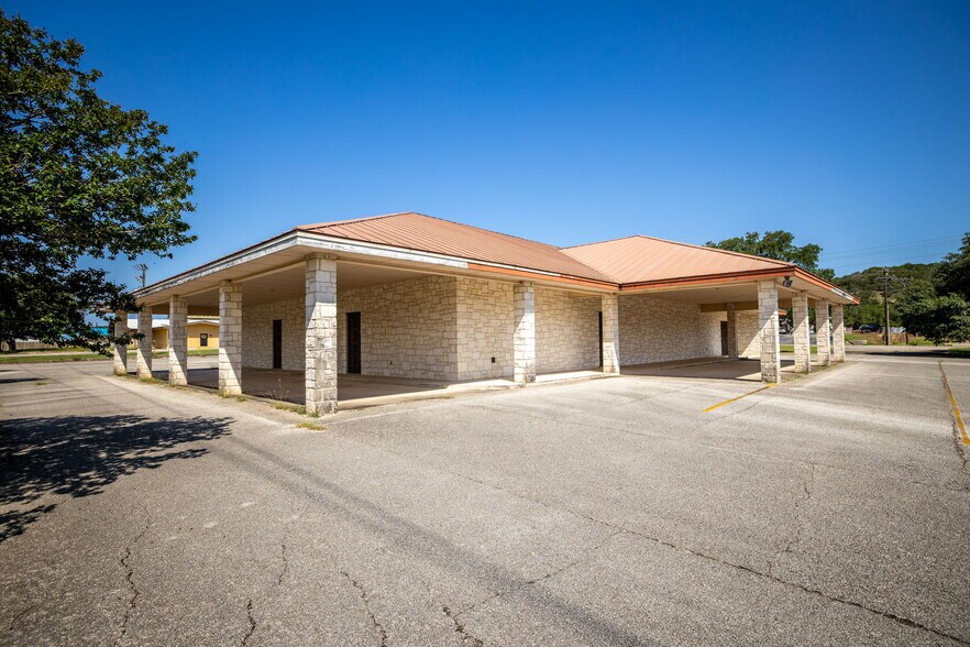 More Photos Of 1071 FM 2673, Canyon Lake Specialty For Sale