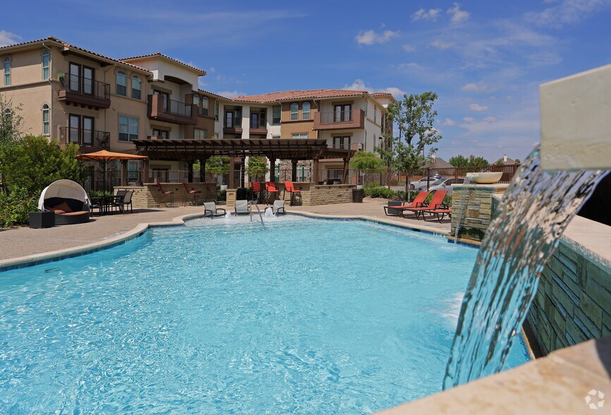 More Photos Of 1601 E Debbie Ln, Mansfield Apartments For Lease