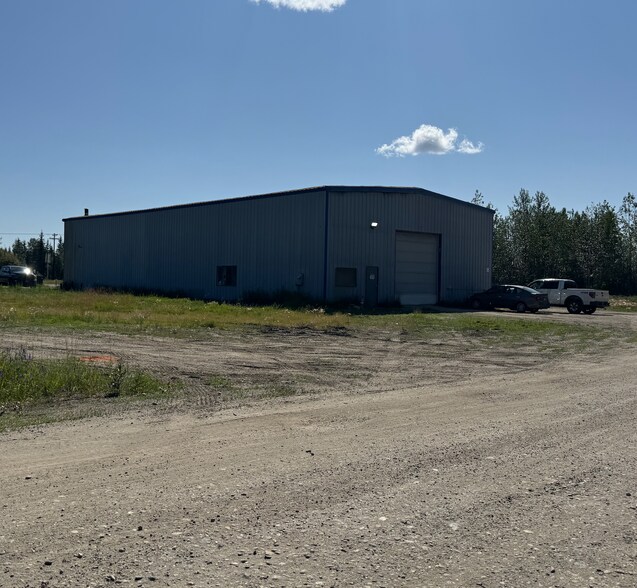 More Photos Of 1051 Holmes Rd, North Pole Warehouse For Lease