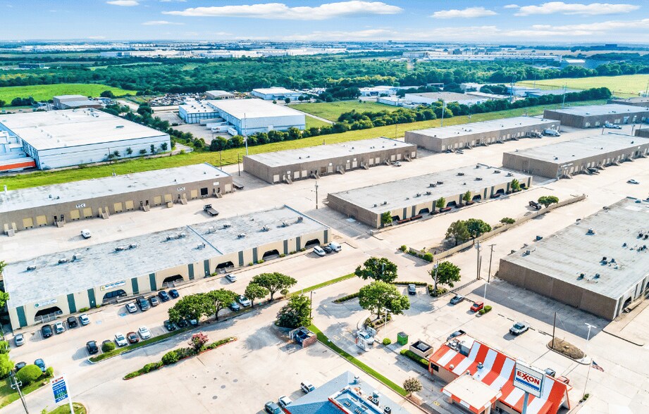 More Photos Of 2702-2720 SE Loop 820, Fort Worth Unknown For Lease