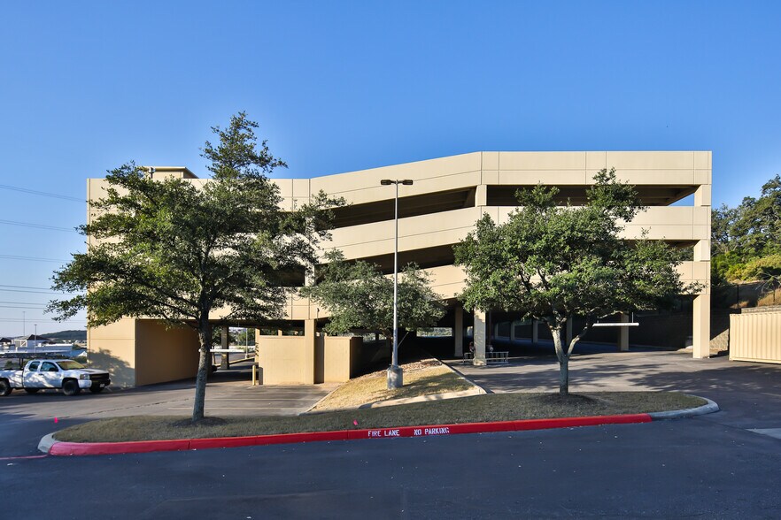 More Photos Of 18302 Talavera Rdg, San Antonio Office For Lease