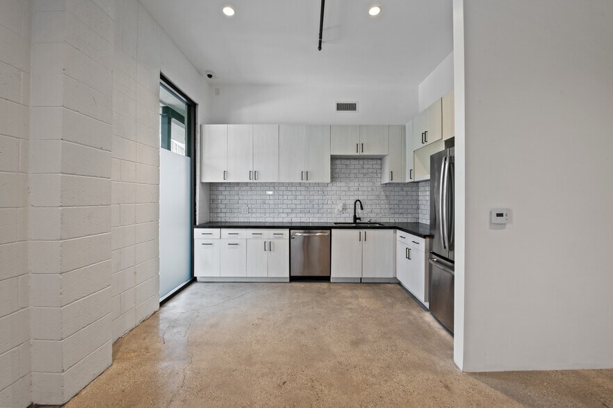 More Photos Of 3309-3323 La Cienega Pl, Los Angeles Loft Creative Space For Lease