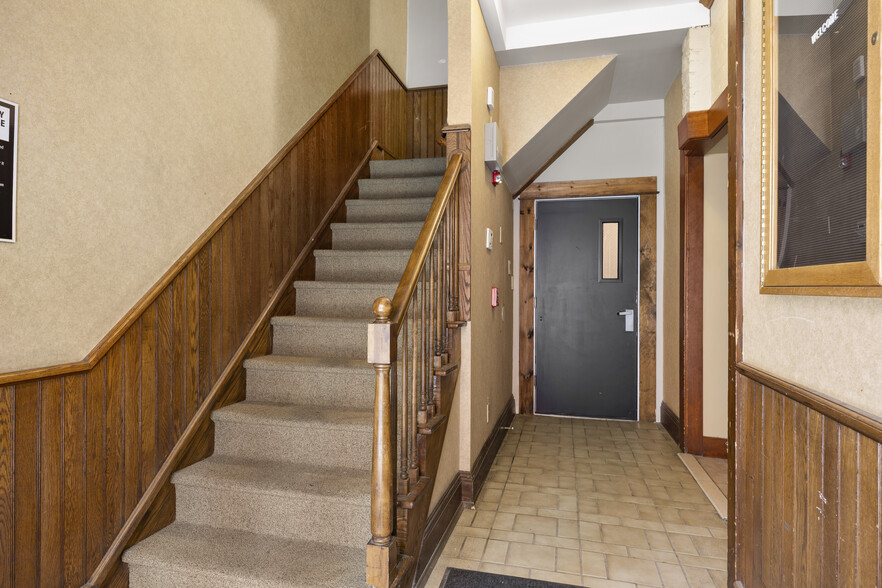 More Photos Of 82 N Pearl St, Albany Apartments For Sale