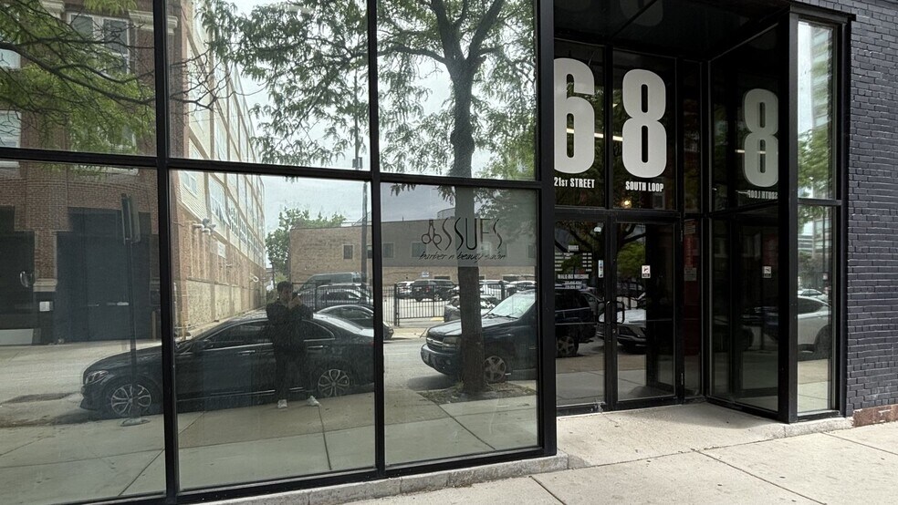 Primary Photo Of 2036 S Michigan Ave, Chicago General Retail For Lease