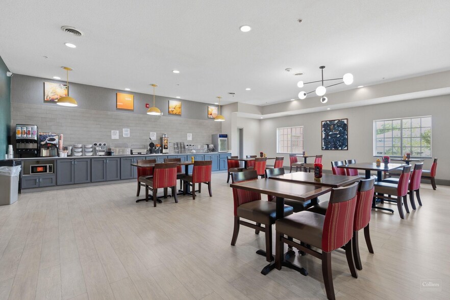 More Photos Of 334 Caroline St, Orange Hotel For Sale