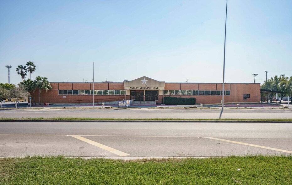 More Photos Of 1310 S Commerce St, Harlingen Office For Sale