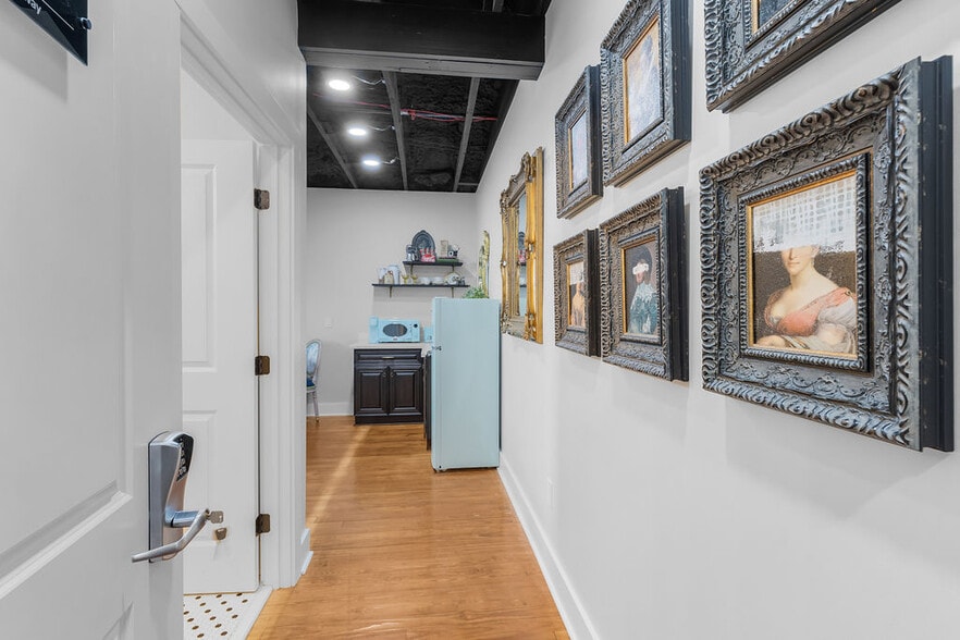 More Photos Of 156 Camellia St, Biloxi General Retail For Sale